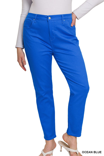 Zenana©️ Jeggings in Curvy